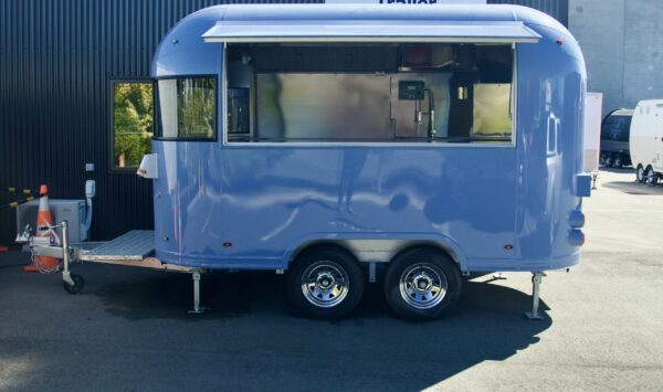 DX40- Airstream 3.9m trailer